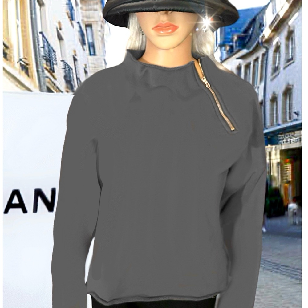LIME &VINE Women’s Gray Sweatshirt